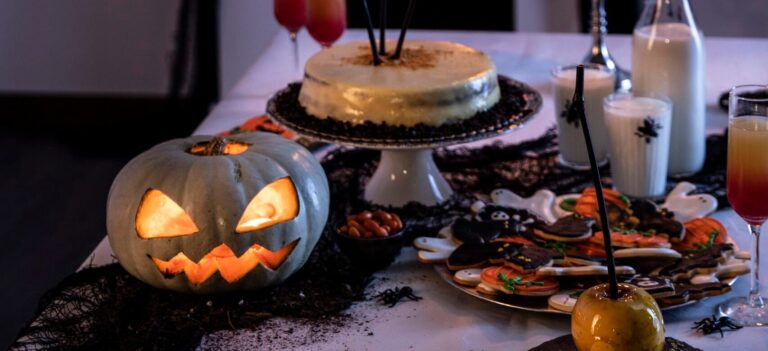 Image illustrative de l'article "COMMENT ORGANISER UNE SOIRÉE HALLOWEEN À LA MAISON RÉUSSIE : ASTUCES, IDÉES ET ACTIVITÉS POUR UNE NUIT INOUBLIABLE"