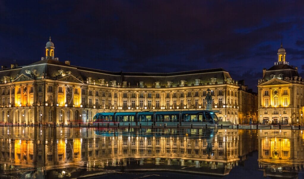 Place de la bourse, Bordeaux. Vue de nuit.